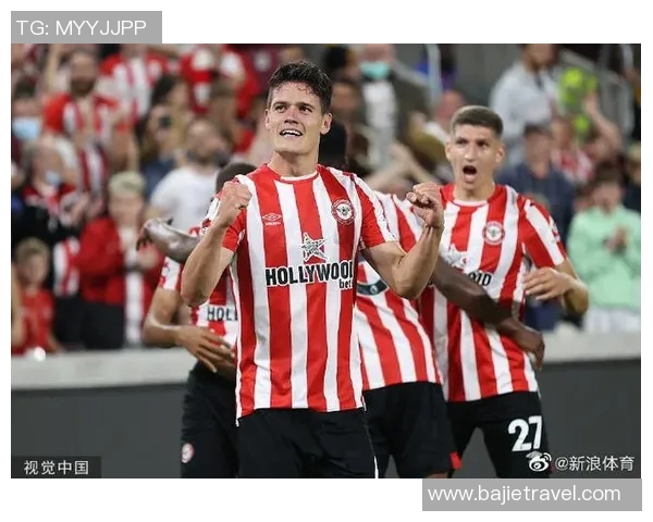 奥巴梅扬对决各大前锋的精彩瞬间与职业生涯回顾 奥巴梅扬对决各大前锋的精彩瞬间与职业生涯回顾