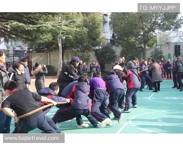 萨尔普与特罗姆的激烈对决揭示足球战术与团队合作的精髓