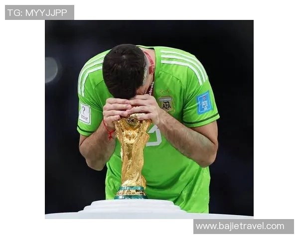 马丁内斯的传奇旅程：从足球场上的拼搏到人生的智慧分享