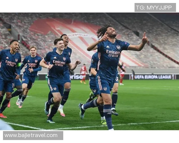 克鲁队迎战阿斯顿维拉球队期待精彩对决展现足球魅力与激情